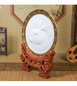 《十二生肖·兔》浮雕瓷盘